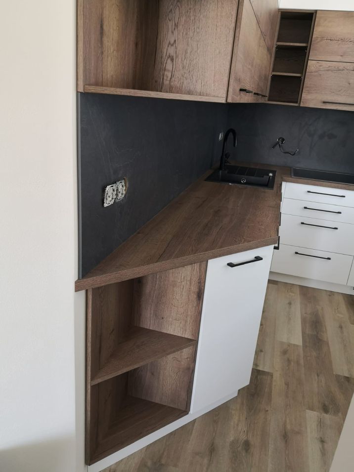 Malá kuchyňka – do bytu 2+1