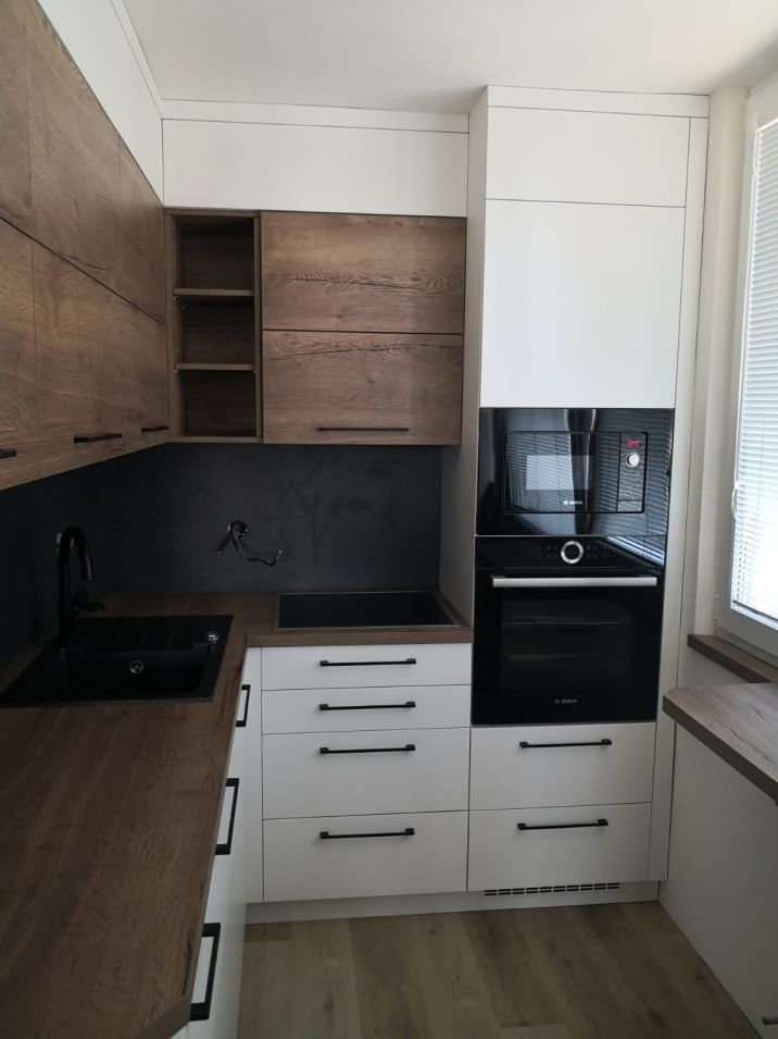 Malá kuchyňka – do bytu 2+1